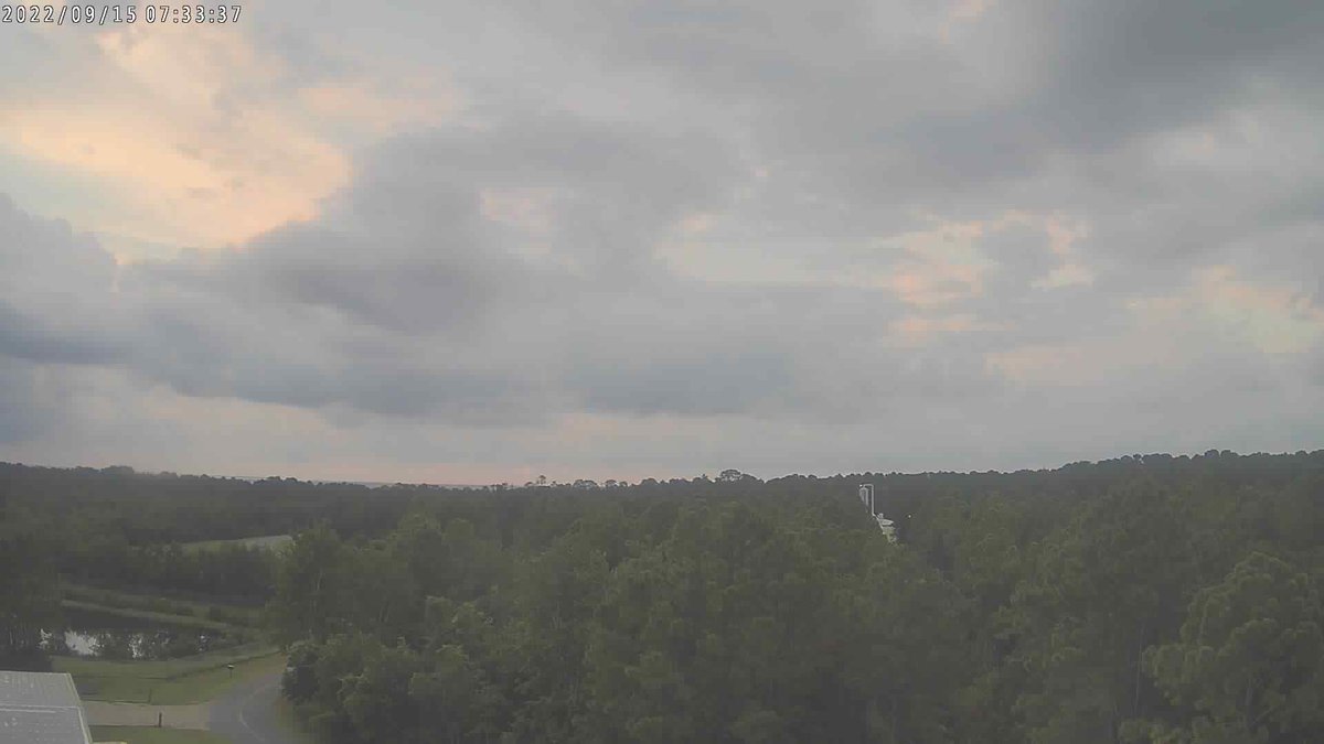 FSWNFranklinEOC's tweet photo. FSWN Franklin County EOC at sunrise and it's 70.6 F. #flsert https://t.co/QFHpFcLnma