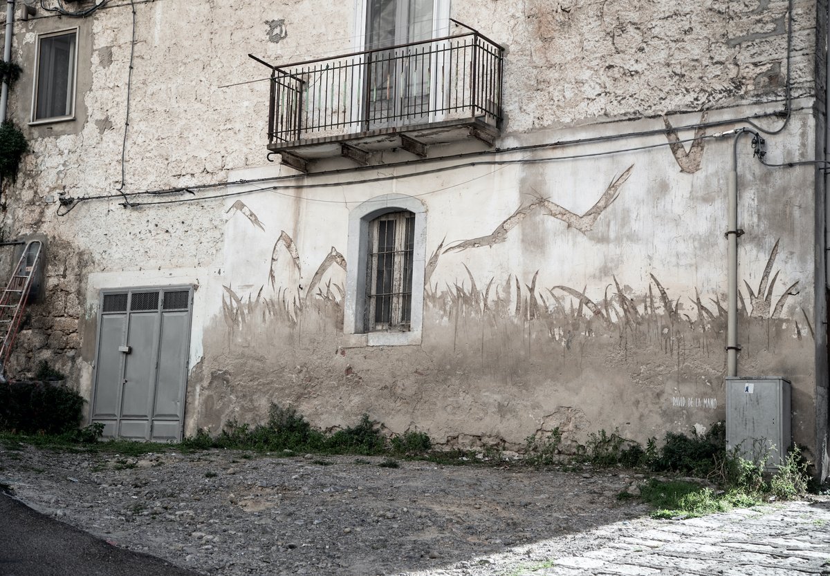 POPteamio's tweet photo. “El Suceso” by David de la Mano in Stigliano, Italy https://t.co/ITiAzNMlDp #StreetArt https://t.co/q7qedzwNDK via https://t.co/hfAoWIxNBl https://t.co/bU59x5KrYB