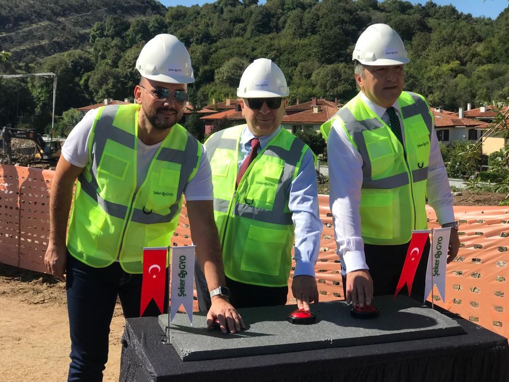 Şeker GYO’nun heyecanla beklenen ilk projesinin temel atma törenini bugün Şile’de gerçekleştirdik.

Projemiz hakkında bilgi almak için takipte kalın!

#ŞekerGYO #Şile