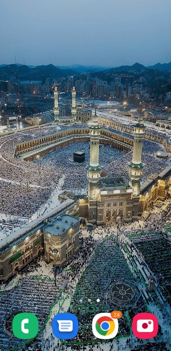 Babs_MVP_BOY's tweet photo. @BabacarNdir9 Mecca Mukarama 💘❣
Je souhaite à tout le monde d'y être un jour Insha'Allah 🤲
#Sénégal #senegal #Mecca #saudiarabia #Saudi #arabic #Islam #musilms https://t.co/z4KwQcKlKY