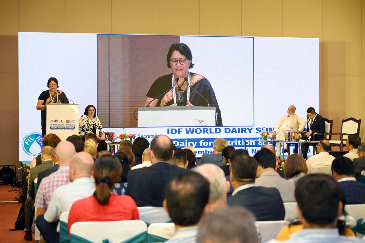 Minister for Food Safety Hon. @mekawhaitiri shared her insights at the @FIL_IDF World Dairy Summit on Monday. She also had a bilateral discussion with Indian Minister of Fisheries, Animal Husbandry and Dairying Hon. Parshottam Rupala on the sidelines of the summit. 🇳🇿🇮🇳 @MPI_NZ