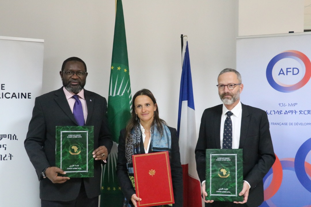 France just expanded their partnership with <a href="/AfricaCDC/">Africa CDC</a>!

AFD will participate with grants amounting to 2.4M€ for:
✔️CDC's #Health economics unit development.
✔️#COVID19 vaccination coverage.
✔️strenghtening of regional &amp; national responses.
bit.ly/3Sb6uux