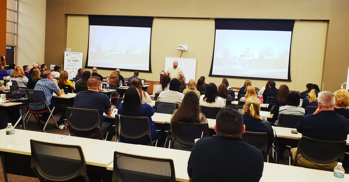 ACDCdispatch's tweet photo. ACDC at #ilapco active shooter training today. Your ACDC dispatchers constantly train to make your 9-1-1 team stronger 💛 #lovethelearning #911training #ACDCpublicsafety https://t.co/odILtDlRLw