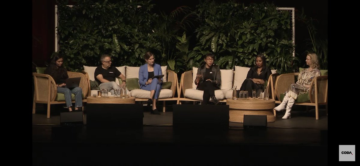 Rebecca Tee tweet media