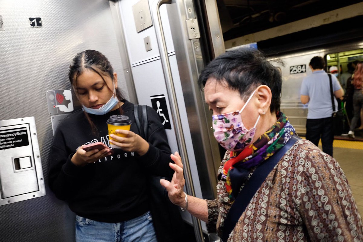 s_nessen's tweet photo. This is what "you do you" looks like on the subways. “Wearing a mask hurts no one. And I’m going to keep doing it because I care about my neighbors and also myself. I wish our government showed the same care," says @Eman_Rimawi https://t.co/uvkviw87qb https://t.co/oOKBRovhot