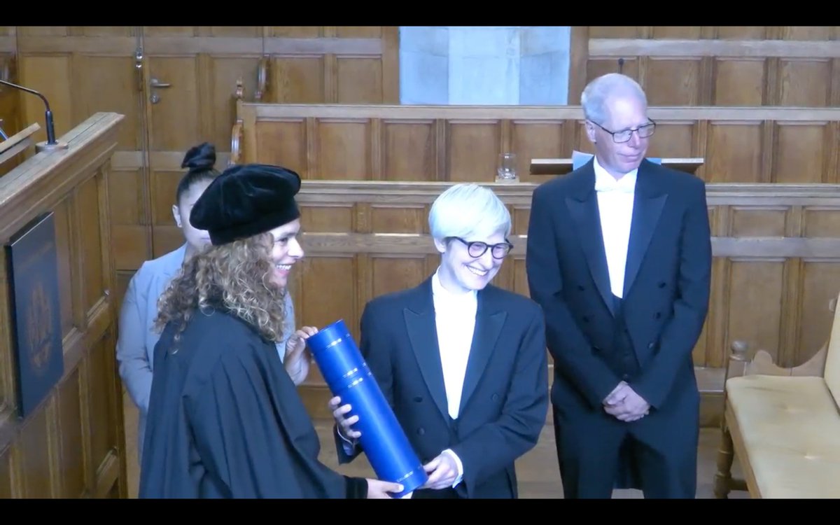 Aan de <a href="/UniLeiden/">Universiteit Leiden</a> is op 15 september Marieke Kroneman gepromoveerd. Dr. Kroneman is docent aan <a href="/dehaagse/">De Haagse Hogeschool / THUAS (INACTIEF/INACTIVE)</a>. De titel van haar proefschrift is 'Peer education as an opportunity for practicing respect for sexual and gender diversity'. Gefeliciteerd, Marieke! universiteitleiden.nl/en/events/2022…