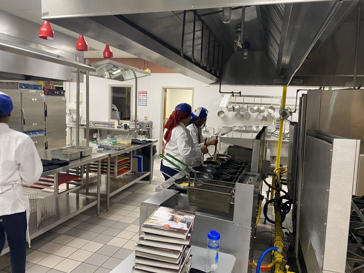 Ken_Oertling's tweet photo. Project based learning at it’s best! Our @satellitecenter students hosted @boyscouts Golden Eagle Award Breakfast this morning. Their food was delicious and service excellent💯. Well done!!🙏 #ExpectExcellence💯 #ProjectBasedLearning #FutureReady https://t.co/wWR6scZl66
