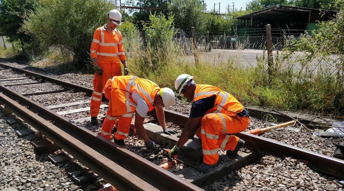 SigTechRail's tweet photo. Great Article on the benefits of contracting in the rail industry and the skills that you need. 
#railcontractors #selfemployed #railindustry #ir35 https://t.co/x5LatRtG77 https://t.co/5DkM0WnuwY