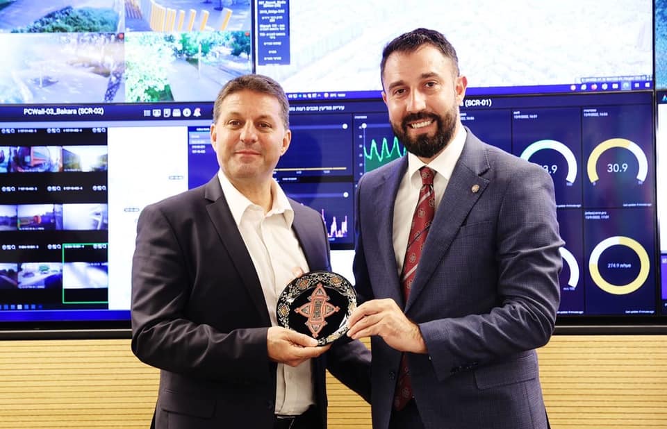 MPL_KS's tweet photo. Minister Krasniqi is received in a mtg by Chairman of Federation of Local Authorities of 🇮🇱, who is at same time Mayor of the Municipality Modi-Maccabim-Reut Haim Bibas. He also visited Technology Institute-Holon &amp; Municipal Innovation Center of 🇮🇱 
👇
https://t.co/rnSn4jOKtn https://t.co/Ctb70mlUJS