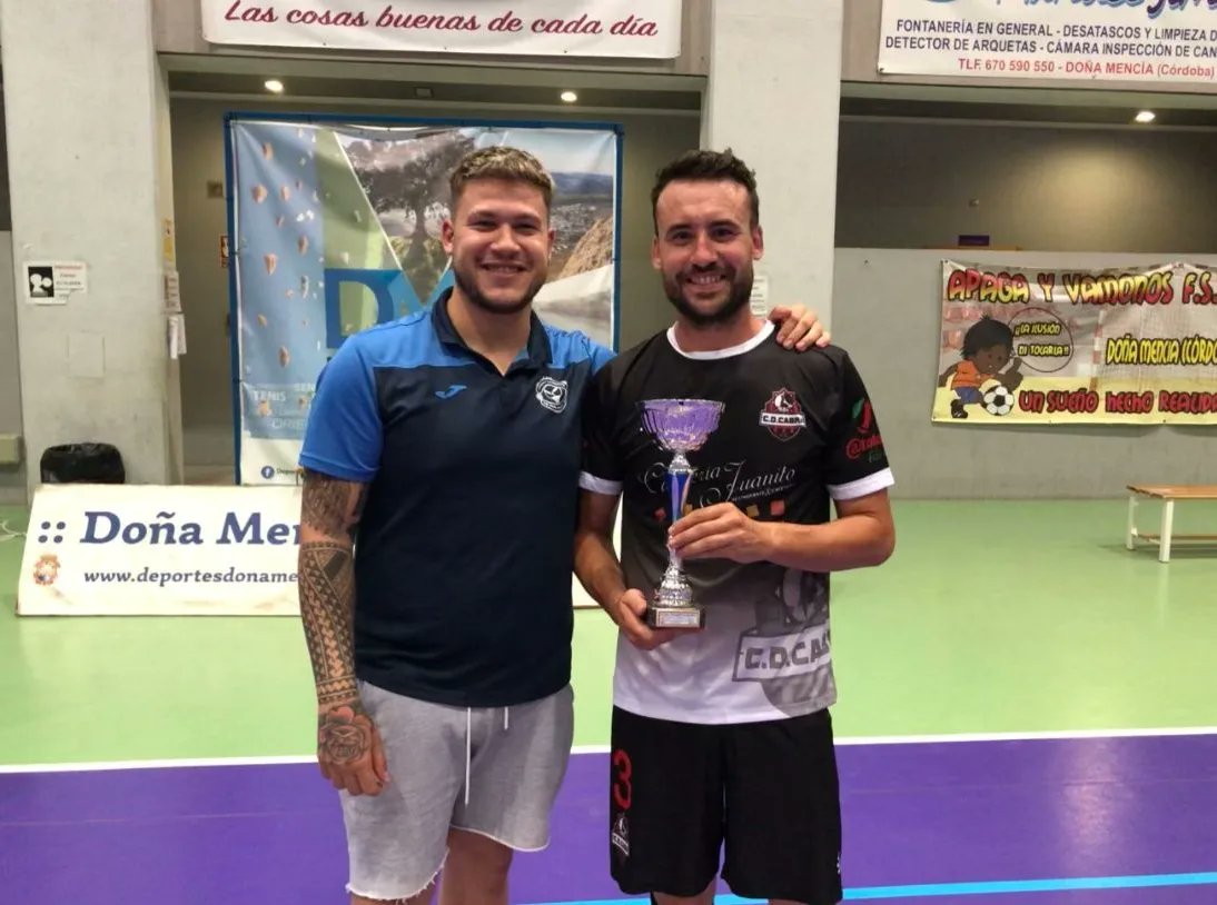 dxtdonamencia's tweet photo. TROFEO DE FERIA #FÚTBOLSALA | 

El @ApagayVamonosFS Juvenil y Sénior venció en este torneo a Ciudad de Baena FS y CD Cabra respectivamente. Esta tarde turno para el equipo alevín, y mañana viernes harán lo propio infantiles, cadetes y femenino sénior. https://t.co/UDp6AlOGmQ