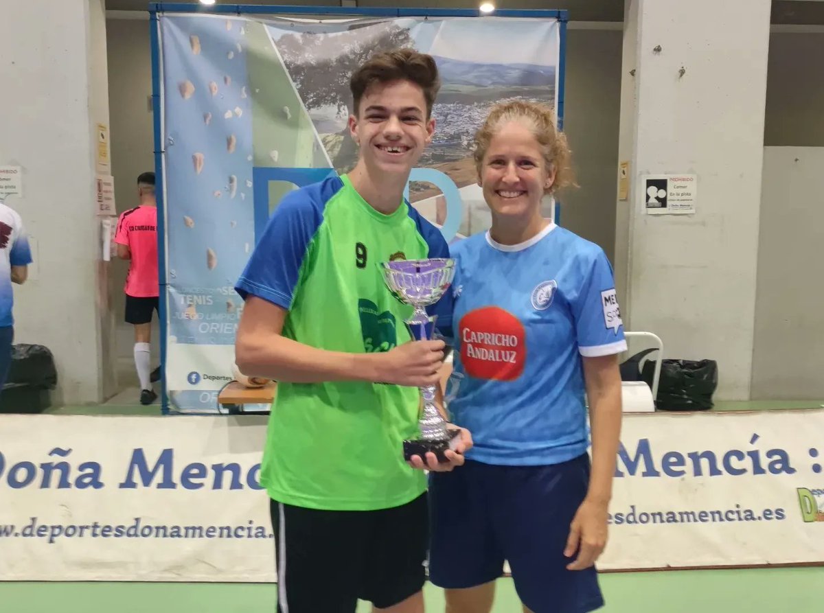 dxtdonamencia's tweet photo. TROFEO DE FERIA #FÚTBOLSALA | 

El @ApagayVamonosFS Juvenil y Sénior venció en este torneo a Ciudad de Baena FS y CD Cabra respectivamente. Esta tarde turno para el equipo alevín, y mañana viernes harán lo propio infantiles, cadetes y femenino sénior. https://t.co/UDp6AlOGmQ