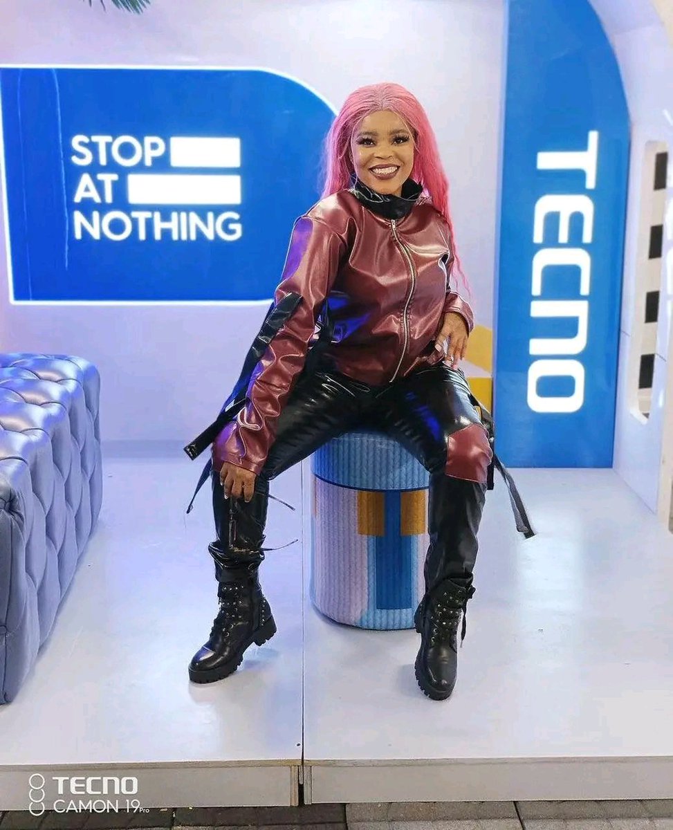 MammyRefilwe's tweet photo. Chi chi my love... My queen.. Our trophy girl... My love for you is out of this world.. Stay strong for us.. We Champs are with you and for you π―#QueenChi https://t.co/xKGcHoB9N1