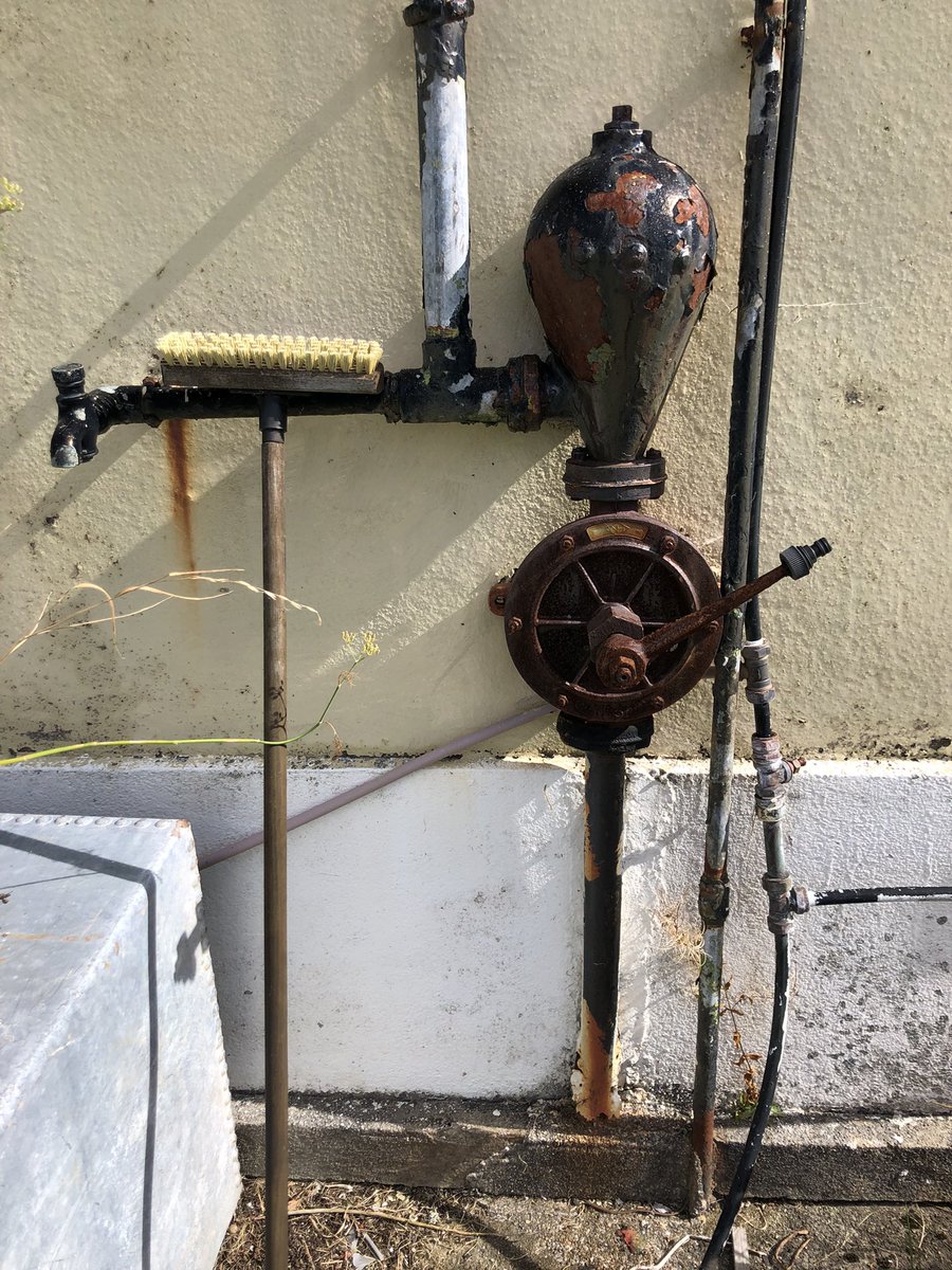 PMcIBuildServ's tweet image. Joys of #buildingsurveying 1920’s property - manual water pump with water gauge  - bespoke joinery and detailing throughout. #rural #surveying #design #planning #Buildings