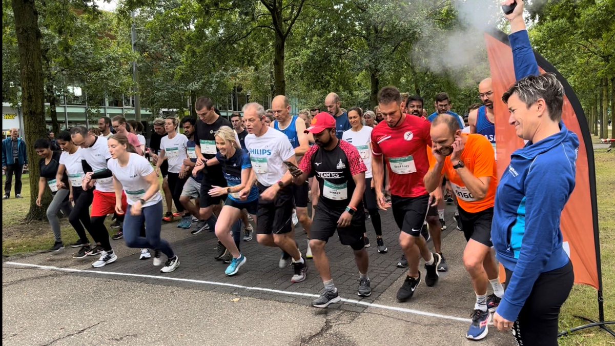 hightechcampus's tweet photo. Campus Run today! A big thank you to the 400 participants 🏃♀️🏃♂️
#vitality #workplace #hightechcampus https://t.co/87dgVrbo6i