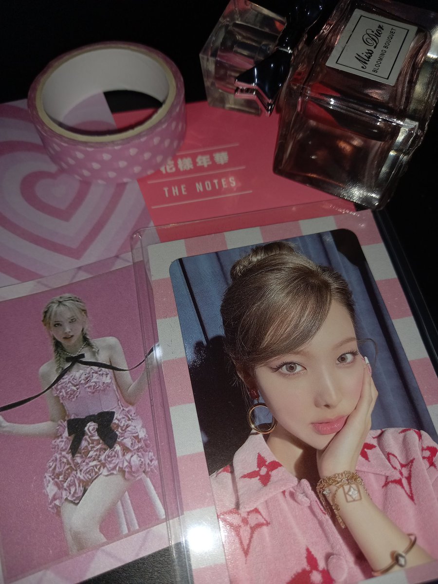 nayeoncoll's tweet photo. ✎. . . #gwyhaul 

mail from @hiraibows ! ( #thanksieskit ) nayeon lv came home !! thank u for the very secured packaging and for the freebies 💗 thank u so much for trading w/ me! https://t.co/qofSrKWwAO