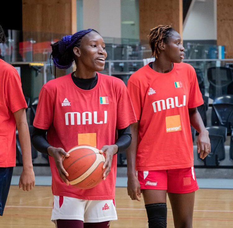 bballmali's tweet photo. Maimouna Haidara, notre MVP de la #FIBAU18 va débuter sa première expérience en @fibawwc . Il faut comprendre que la valeur n’attend point l’âge. Elle évolue avec CDB Clarinos Tenerife, Espagne, LF Endesa
#Bballmali #fibawwc #GoMali https://t.co/fkuKtDZ3vR