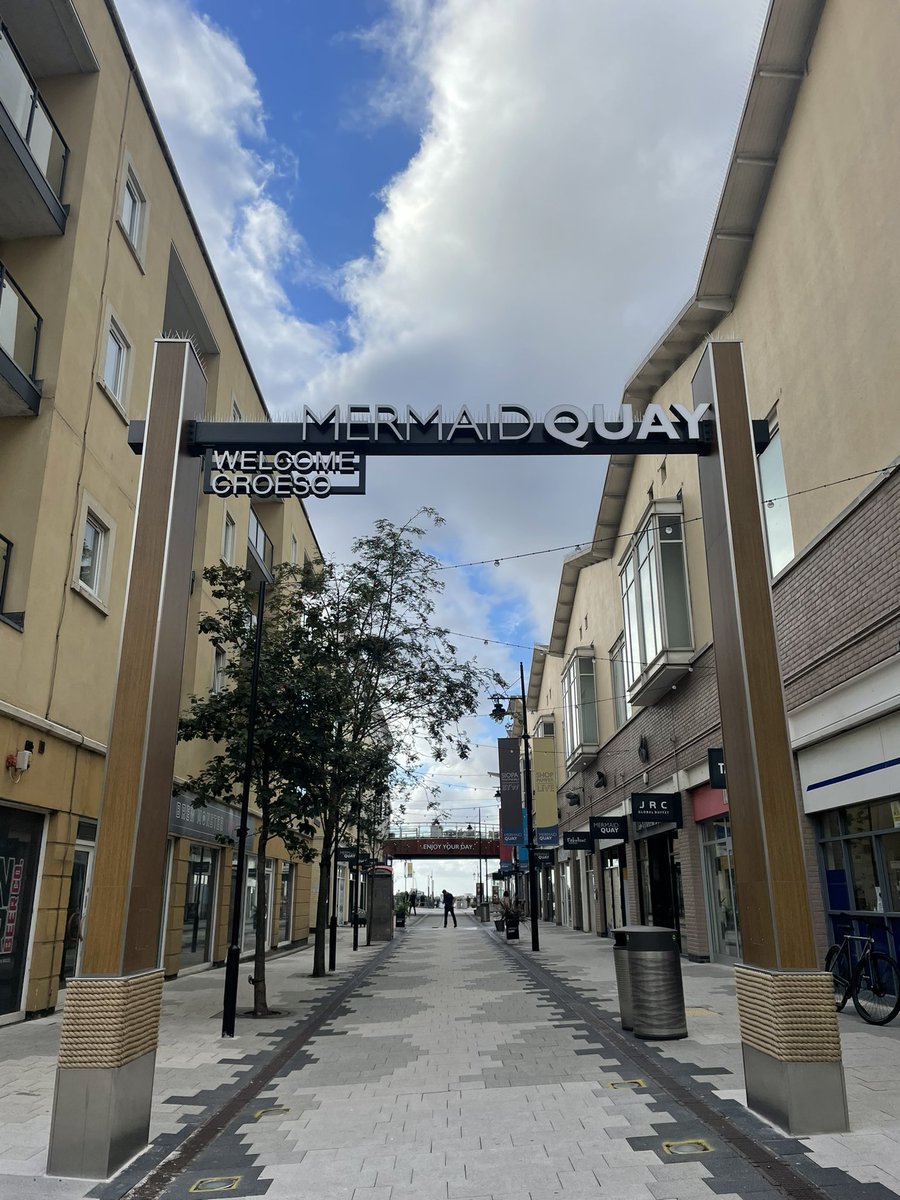 Dragon_Signs's tweet photo. Great to visit #cardiffbay this morning to see our recent signage installed for @MermaidQuay 🥰☀️ #signage #brandoutfromthecrowd #dragonsigns https://t.co/UdoXOETEQL