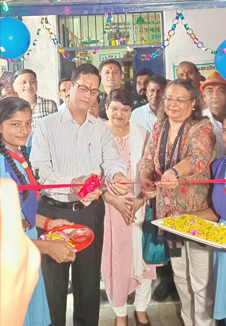 Dmbanswara's tweet photo. #Banswara सैनेटरी पैड मशीन का उद्घाटन समारोह सम्पन्न
अभिव्यक्ति की क्षमता का करे विकास-जिला कलक्टर श्री प्रकाशचन्द्र शर्मा
@ashokgehlot51 @AshokChandnaINC  @RajCMO  @DIPRRajasthan https://t.co/MzxVby4MB1