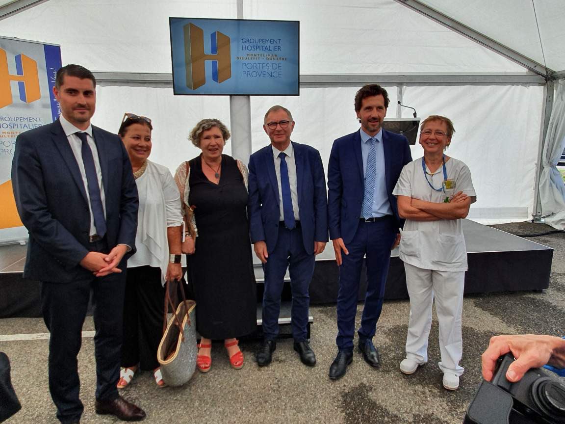 ARS_ARA_SANTE's tweet photo. #Evénement📍26 | Jean-Yves Grall, DG de l’ARS a célébré les 40 ans du CH de Montélimar 
« Aborder cet avenir c’est aussi prendre en compte les diverses évolutions pour mieux répondre aux besoins de la population, raison d’être pérenne et constante d’un hôpital : bien soigner » https://t.co/jj3uKRpOUt