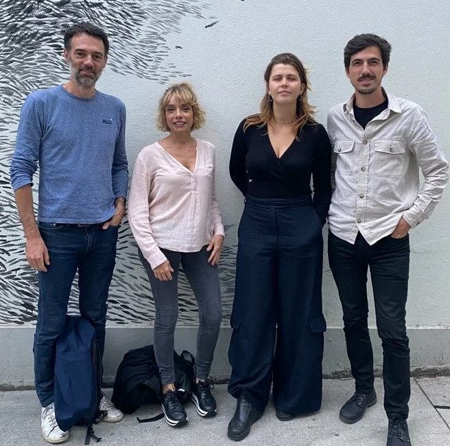 DanielaFeixasCo's tweet photo. Companys de la residència d'autors del projecte #Betweenlands a Porto.
CDN de Reims, KVS de Brussel, Teatro Carlos Alberto de Porto i jo matiexa amb el @teatrenacional https://t.co/QNBZzn0xuK