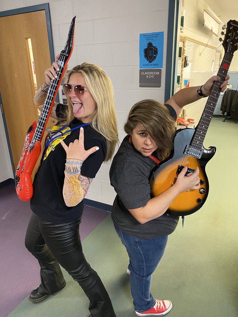 RvilleProud's tweet photo. Class Theme Day at RHS! Roasting, Roaring, Rocking &amp; Reigning Ravens #rvilleproud https://t.co/GKyaDVLA5Q