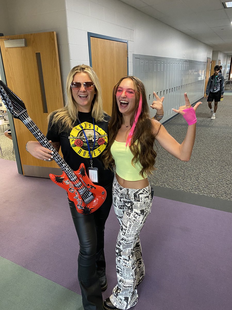 RvilleProud's tweet photo. Class Theme Day at RHS! Roasting, Roaring, Rocking &amp; Reigning Ravens #rvilleproud https://t.co/GKyaDVLA5Q