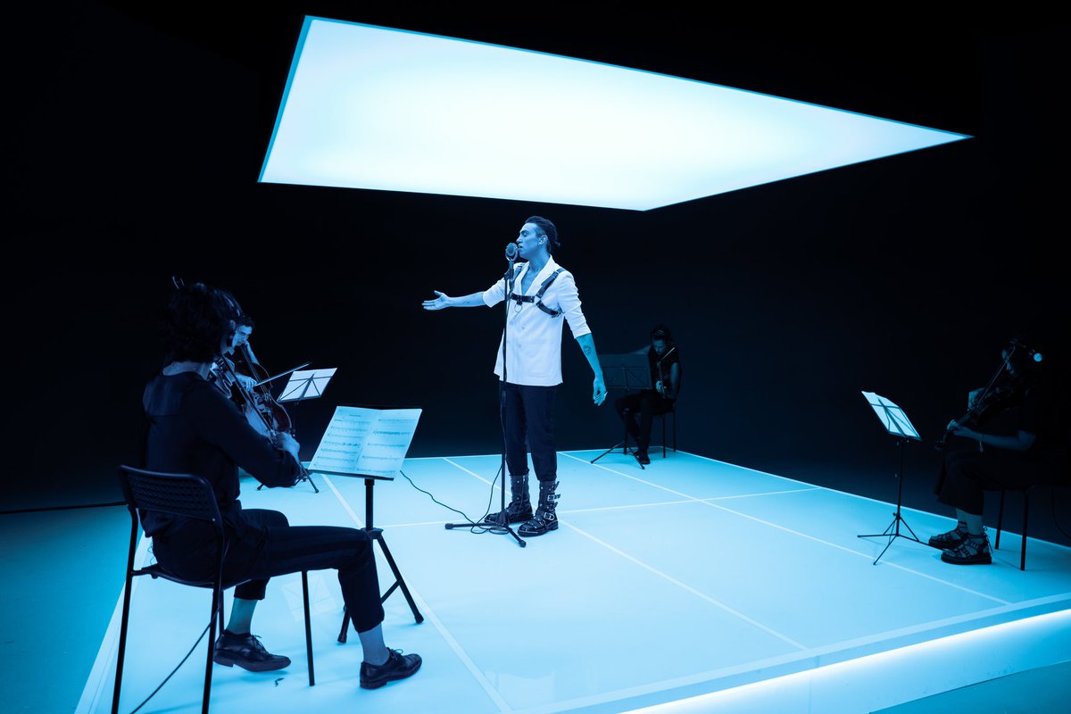 michele_bravi's tweet photo. È ora online la mia esibizione per Vevo Studio.
@VEVO_IT 

➡️ https://t.co/ccUI91tKA2 https://t.co/VPCjPQ6E0Y