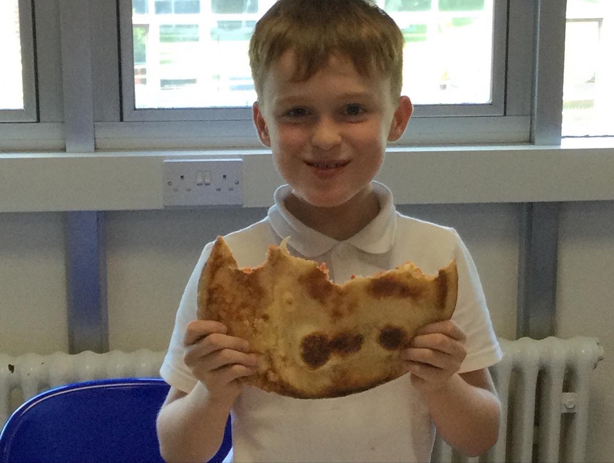 NET_Abbotsweld's tweet photo. PIZZA TIME ๐ || Independence class had a fantastic time at pizza express yesterday where they learnt about different food groups and then had the opportunity to make their own delicious pizzas ๐ #shapingfutures #netacademies https://t.co/vPAf1QIEIg