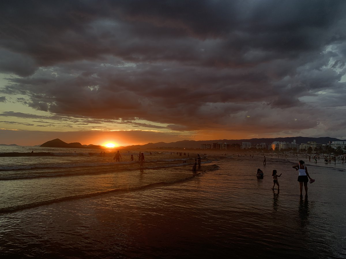 Sunsets are probably my favorite moments to capture. It's just too easy!! Especially in a beautiful place like this.