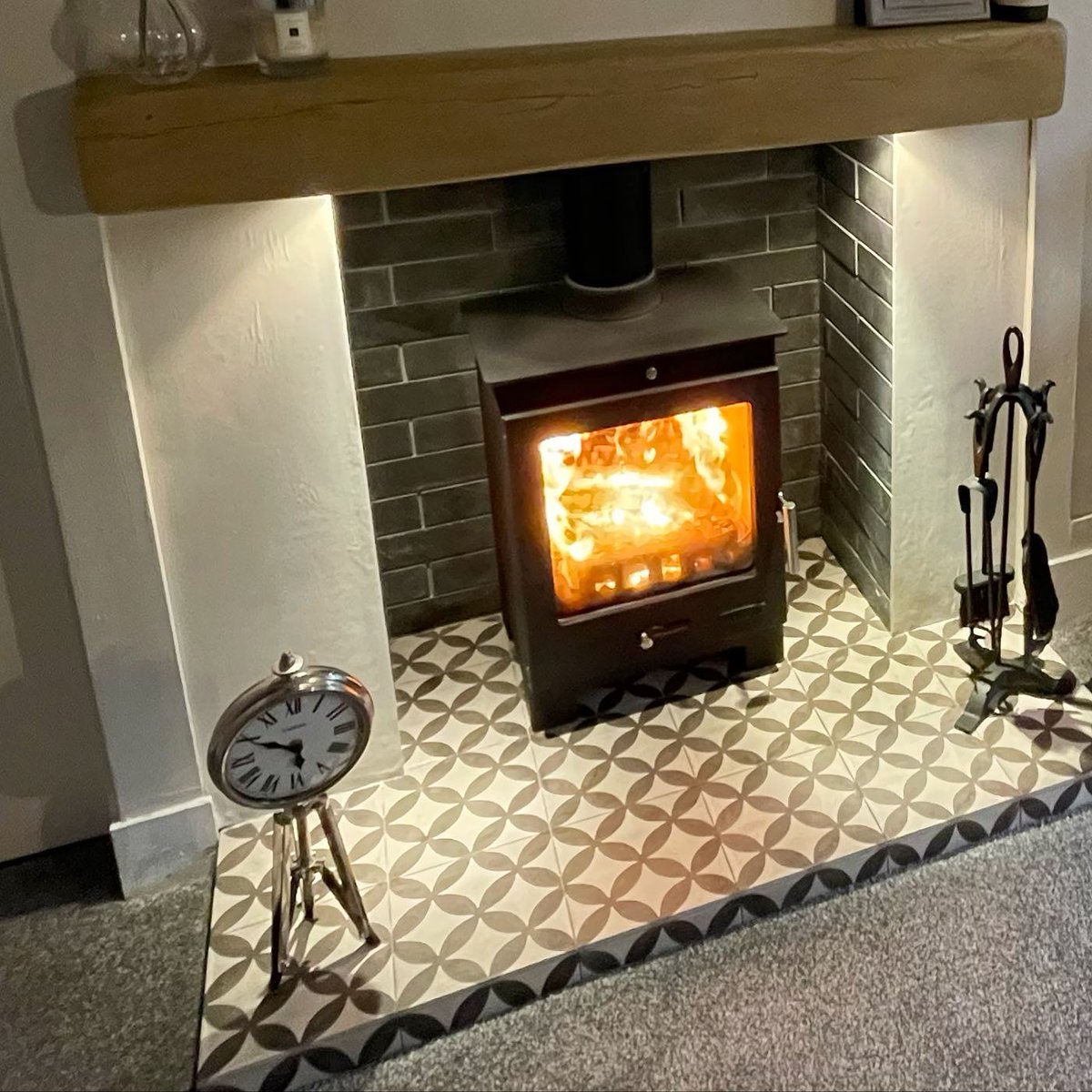 fires2u's tweet photo. Wood burning stoves are the ultimate luxury when it comes to heating &amp; enjoying the relaxing atmosphere a in your home. Also with everything happening with the rising cost of energy, these stoves have never been so popular! Check out this range of stoves - https://t.co/TnabbUHI1Y https://t.co/lkqdUT1FLD