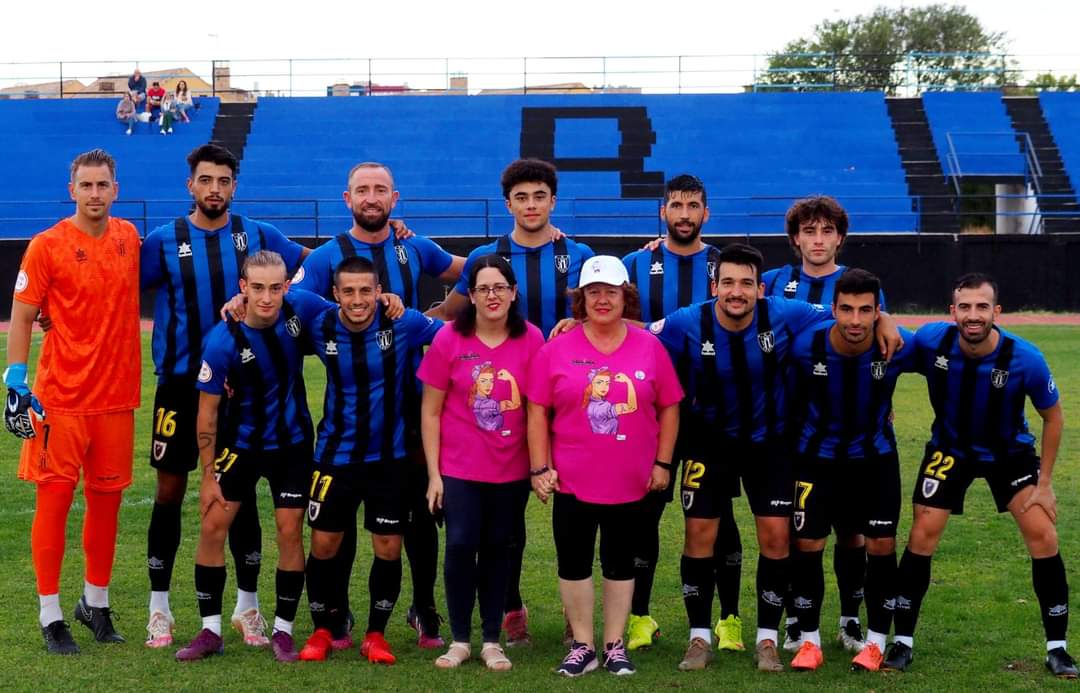 FibroParla's tweet photo. Ayer @adparla y @CDANacalcarnero disputaron el XXVI Trofeo en memoria de Luis Martínez y Mariano García. La recaudación ha sido en beneficio de #FibroParla.
Gracias a la gran familia de @adparla por su cariño y apoyo, nos hemos sentido muy muy arropadas. #TuApoyoNuestraFuerza https://t.co/aIcDgUjMAL