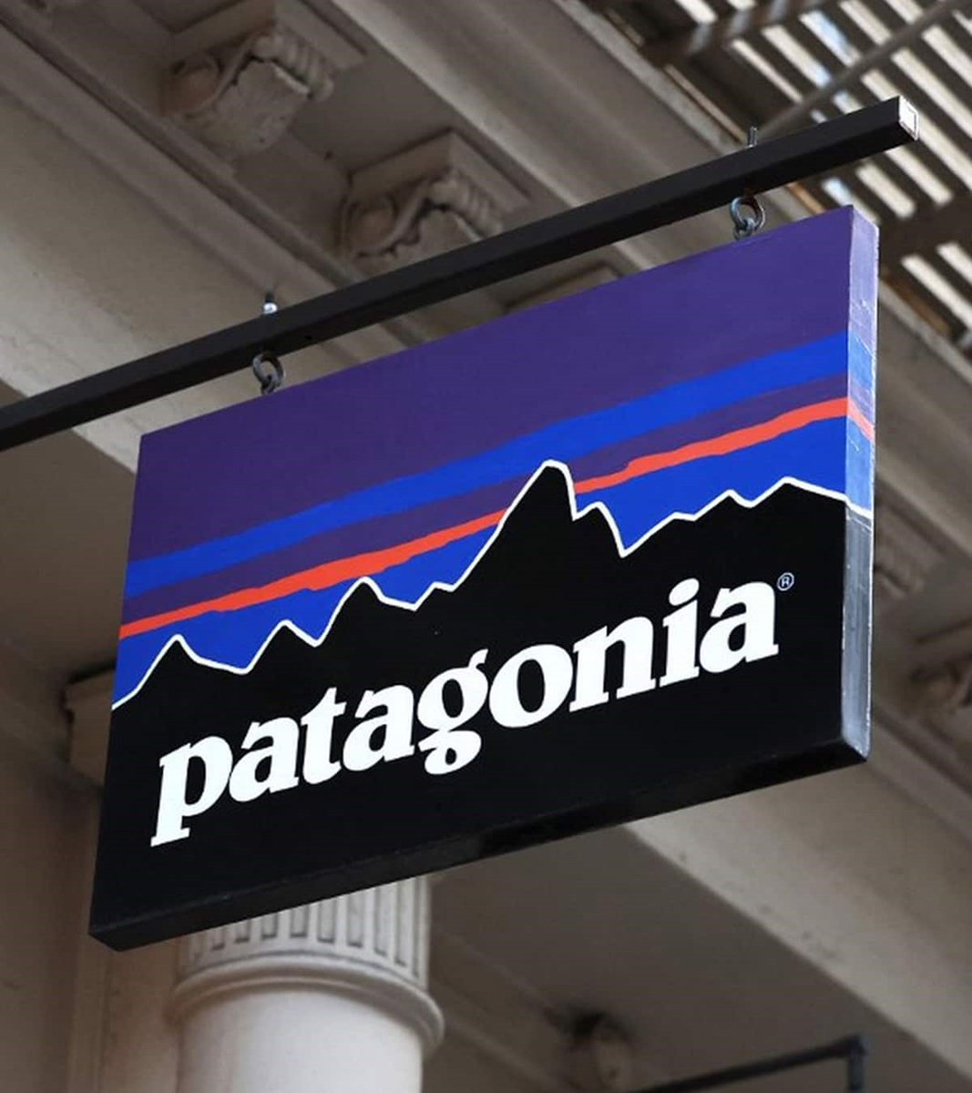 creapills's tweet photo. “La Terre est notre seule actionnaire” : le fondateur de la marque Patagonia, Yvon Chouinard, a annoncé avoir légué 100% des parts de l'entreprise pour protéger la planète
 
Plus d’infos : https://t.co/gLc2LSDaQj https://t.co/uv1K4D6PEa
