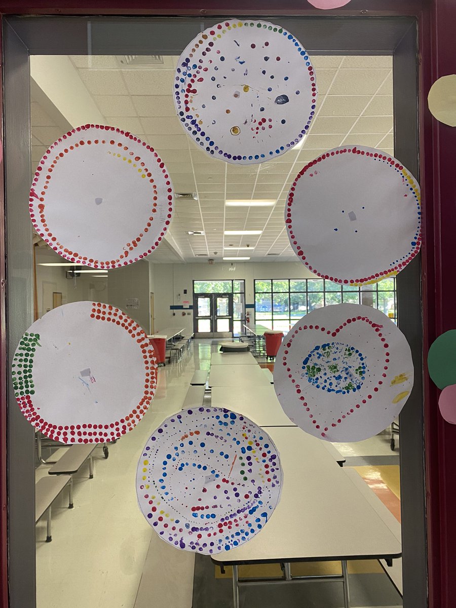 les_finearts's tweet photo. LINK IS #DOTDAY READY ⚪️🔵🔴⚫️
#InternationalDotDay #thedot #SpringISDPVA
#SpringISDART #arteducator #elementaryart @LES_Spring @amandalynnbyers @Joerclark @SpringISD @SpringISDPVA https://t.co/t3ptlt1niZ