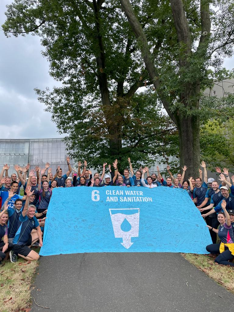 minaguli's tweet photo. What an amazing morning!
Thank you so much to #TeamBayer for joining me for a part of my #RunBlue marathon 95 in Leverkusen Germany today!
#RunGermanyBlue
@Bayer
@BayerDialog https://t.co/qbNJFEpuGV