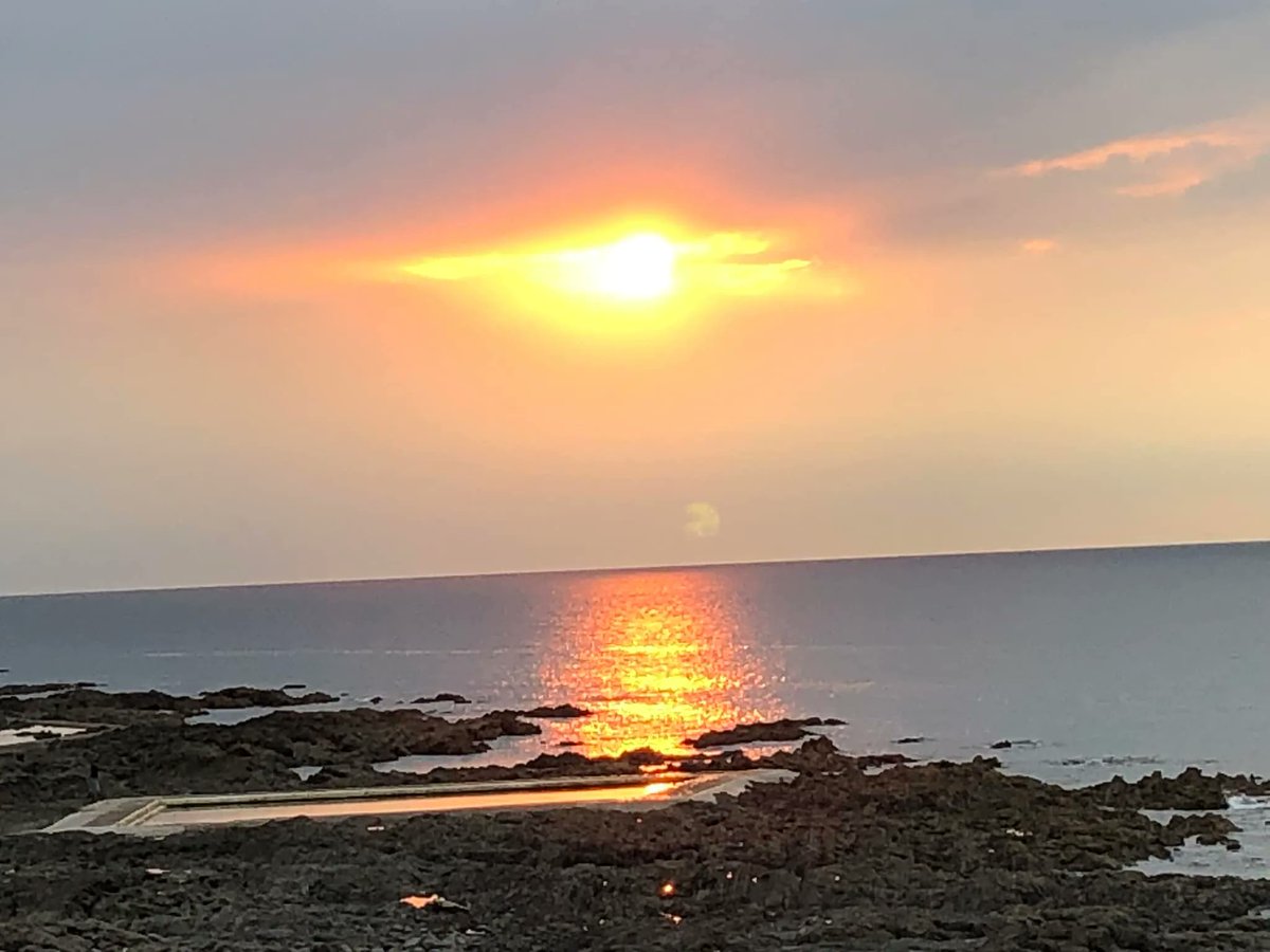 'Tough times never last but tough people do.' Westward Ho! Credits to Steve Matthews #StaySafe #westwardhobeach #northdevon @GreatDevonDays @lovenorthdevon @visitdevonbiz