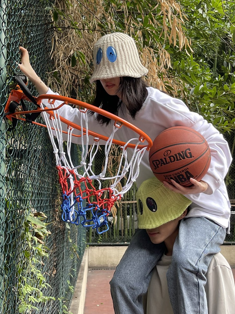 jakehuang_'s tweet photo. 成都的解封是开玩笑吗….. 员工都进不了城… 开不了业，顾客也进不了城 https://t.co/G7VEH4UtBu