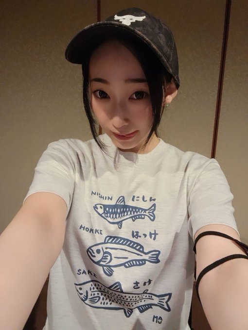 10周年&amp;引退記念ご褒美レンタル彼女 1日目晩御飯はおいしーい海鮮✨  初日以外の服、現地調達の私と共に 🐟✨その① https://t.co/26zmpvM1Mq