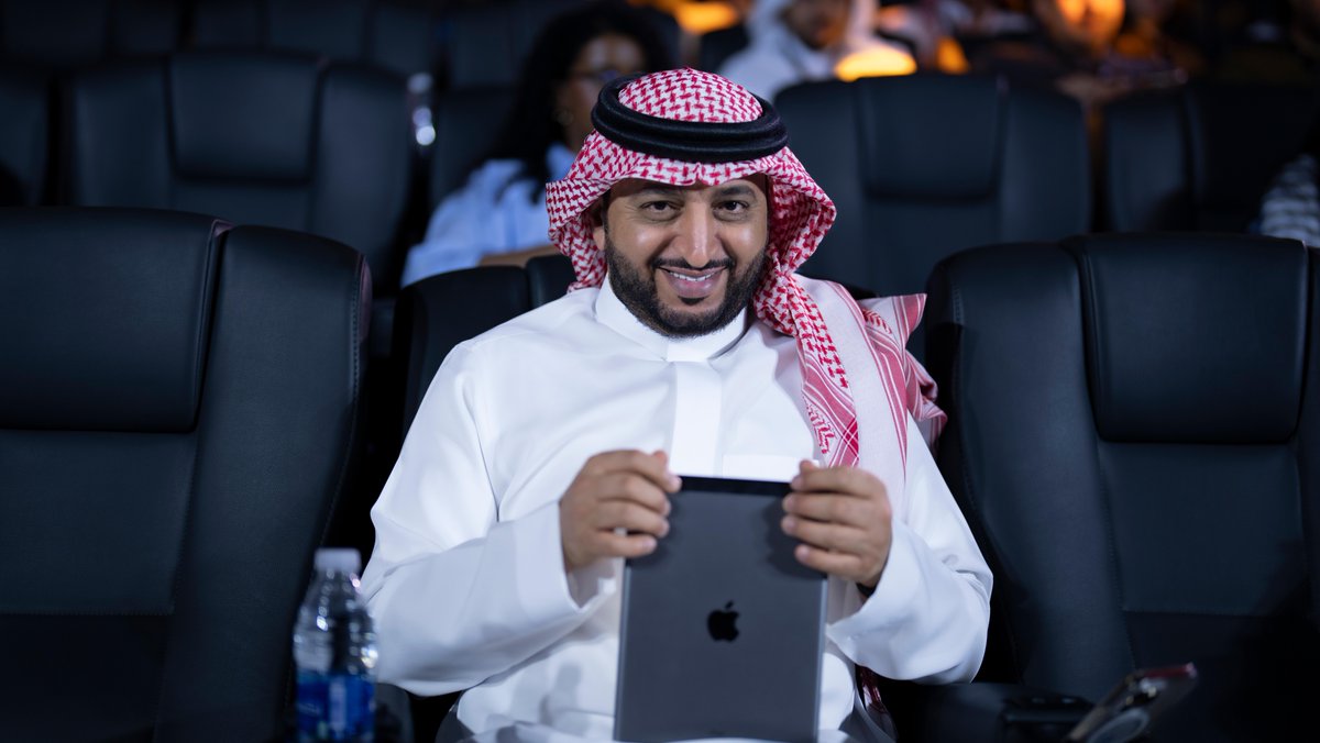 MBCAcademyME's tweet photo. لجنة التحكيم عاشت اجواء حماسية وتحديات حاسمة مع المشتركين في اليوم الثاني من #الرحلة_الإبداعية_في_الخبر 

@AymanMutahar
@AhmedAlmulla1
@sanaa_younis1
@Tutu_1992__ 
@tariqalharbi80
@gea_saudi
@MBCTalent

#creativenation

#MBCAcademy https://t.co/dbH5oJNkQs