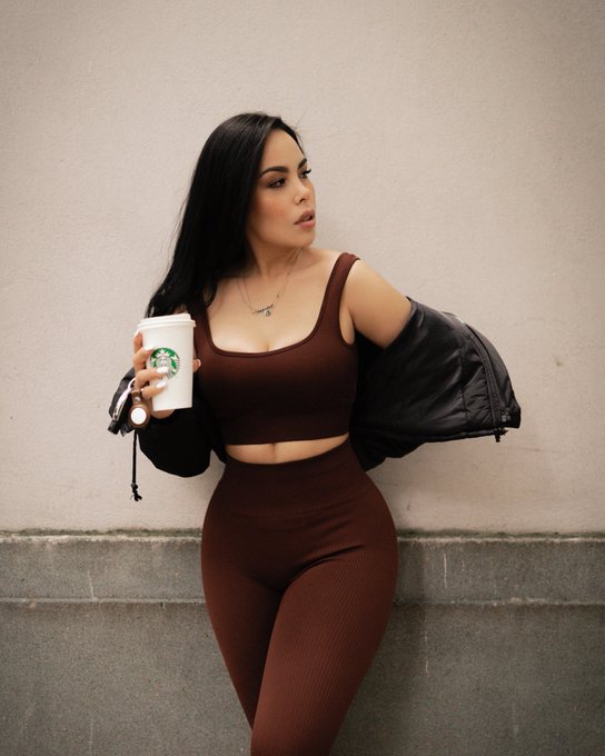 D&iacute;as!!!  Porque buena estoy yo!🤭🙊 https://t.co/pPxX7U4Elk<a href="/tag/nuevafotodeperfil"class="tags"><span>#nuevafotodeperfil</span></a>