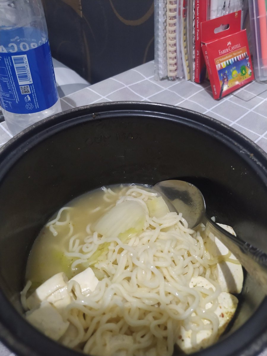 Emilzahro's tweet photo. Pengen soto beneran buka ver mie https://t.co/OENE1nJyIs