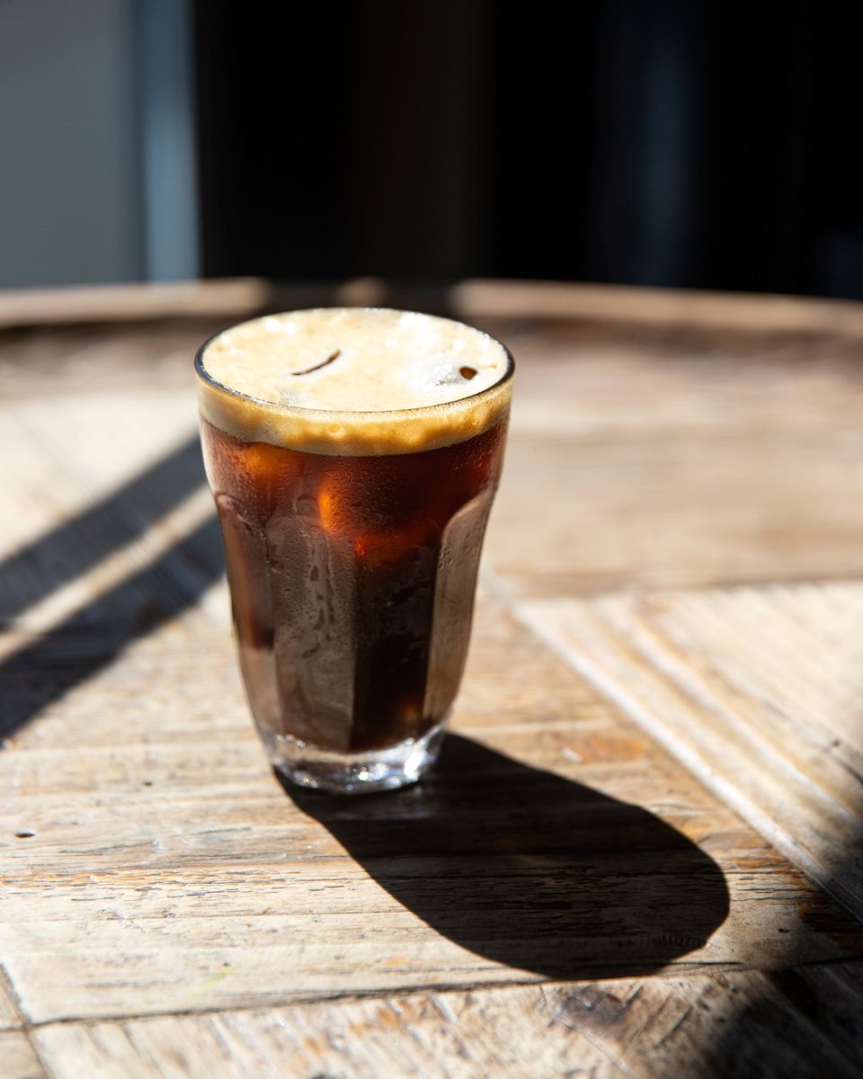 Caffe_Nero_Tr's tweet photo. Buz ve espresso'nun en canlandırıcı hali: Freddo Espresso 🧊☕☁️
#caffenero #caffeneroturkiye #freddoespresso https://t.co/yLW9Je1s1v