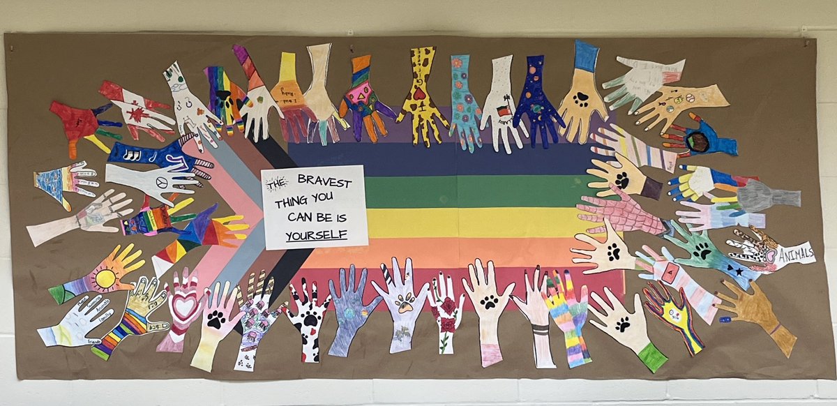 StittsvillePS's tweet photo. โThe bravest thing you can be is yourselfโ
Our grade 6 EFI classes made this collaborative bulletin board. ๐ณ๏ธโ๐ #spsrocks @161616SL @OCDSB https://t.co/DCDEKwT6xG