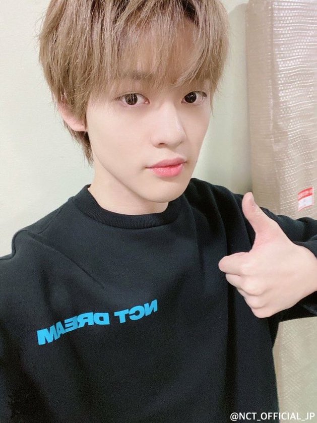 zhonghourly's tweet photo. #CHENLE #천러 #辰乐 https://t.co/md6ViUR5HL