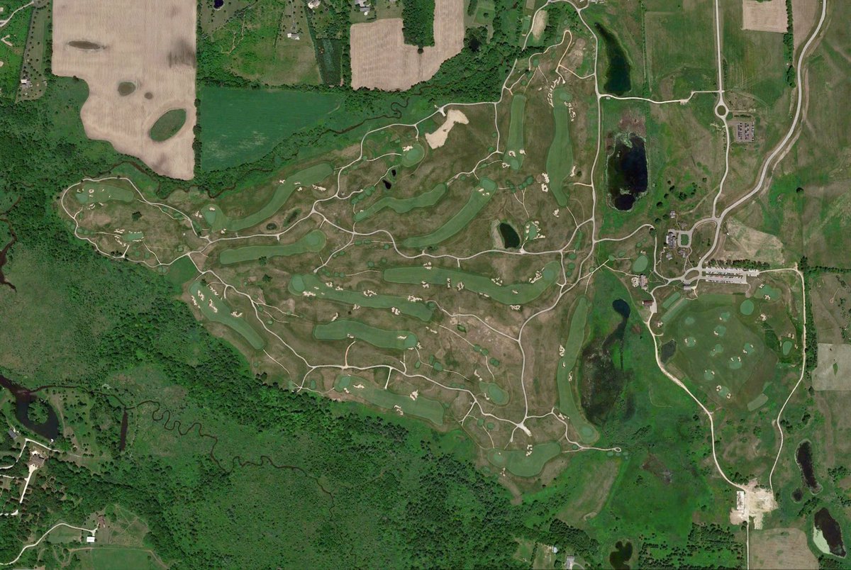 bogeytrains's tweet photo. This is fascinating-

Here’s a map of Tom Doak's unused routing of Erin Hills, with the final Fry/Hurdzan routing overlaid in red.

Lots of interesting differences and similarities (THREAD): https://t.co/eHtdmwehhq