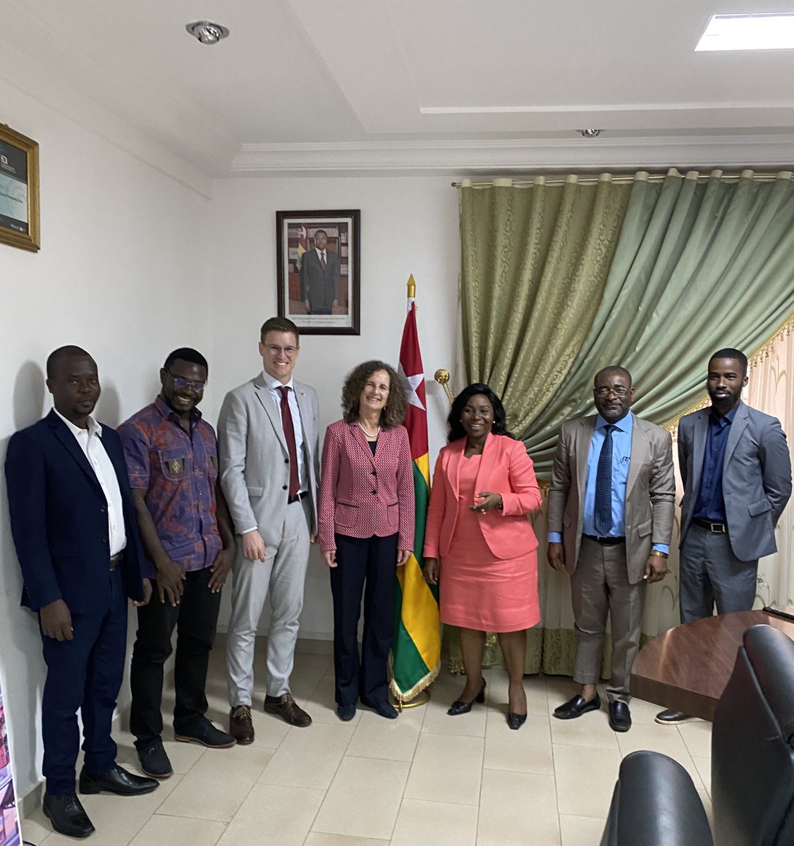 IngeBaumgarten's tweet photo. Une orientation stratégique&amp;claire de S.E. La Ministre @Promo_InvestTg ➡️ pour soutenir petites&amp;moyennes entreprises #PME en offrant bons services d soutien pour investissements durables. Vers la création d'emplois décents&amp;inclusifs. Heureuse d'unir nos efforts 🇹🇬🇩🇪 #GIZ au #Togo https://t.co/X2037jQh3c