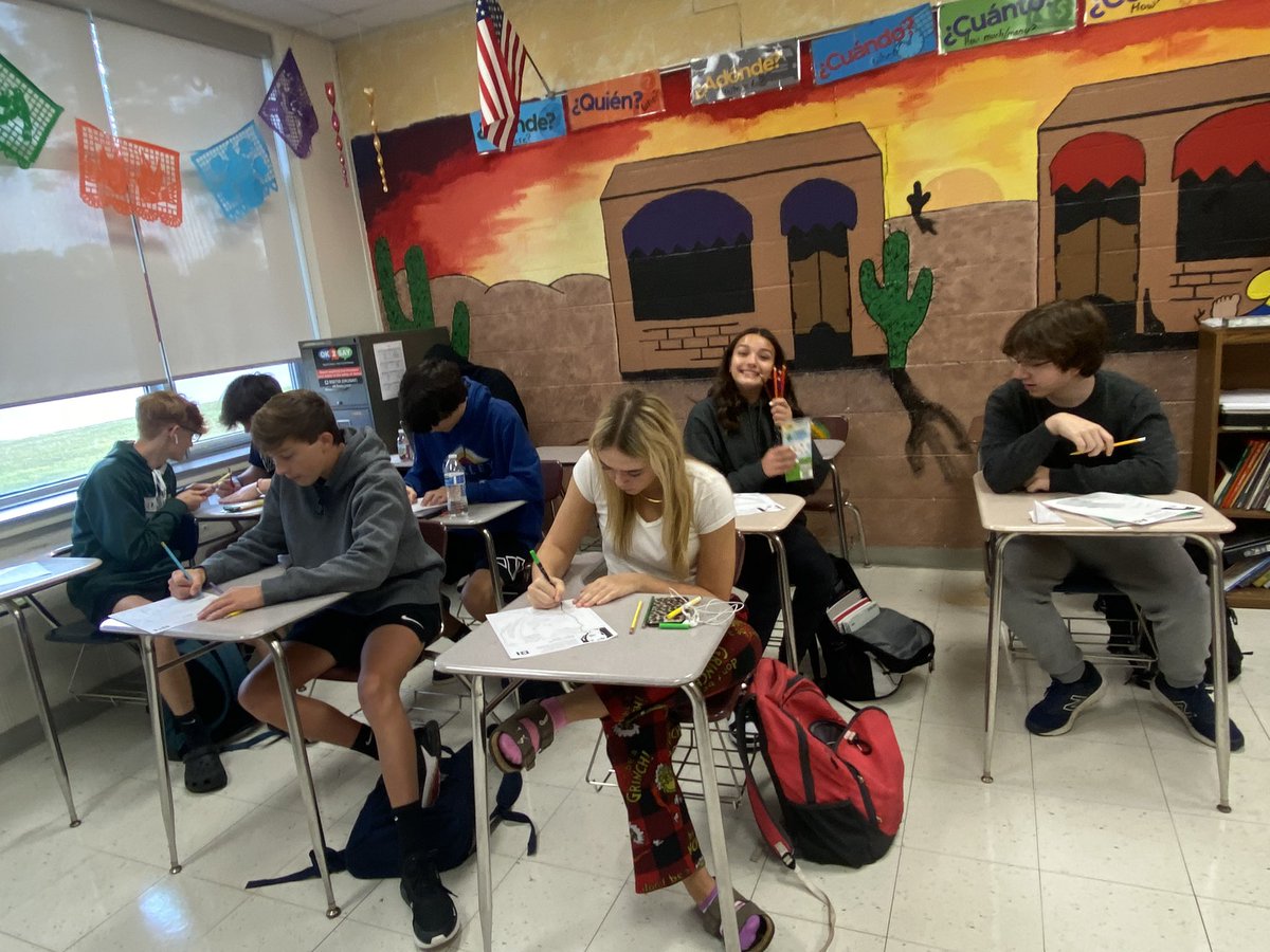 Sra_Meldrum's tweet photo. Celebrating the first day of Hispanic Heritage Month! Spanish 3 is creating a collaborative poster to highlight some of the many famous icons. Spn 2 and 3 will be learning about one person’s contribution per day throughout el Mes de Herencia Hispana 🎉 https://t.co/KZxSH1P23S