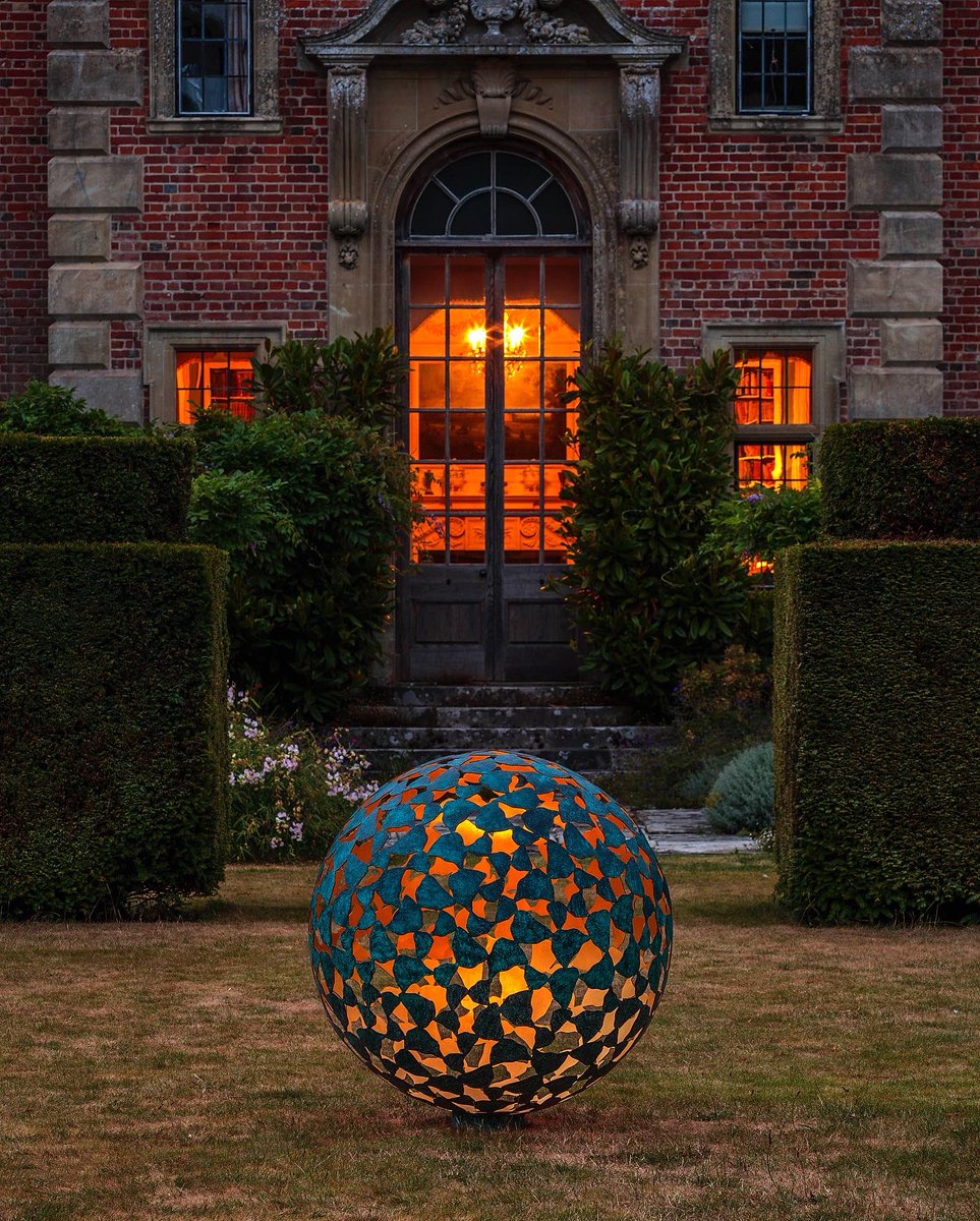 LittleRedHQ's tweet photo. A stirring launch event and a thrilling partnership – @davidharber sculptures will now get an extra sensory element from @johncullenlight as both brands aspire to ‘inspire with light’. Read more here: https://t.co/j09azBRME4 #prclient #launchevent #davidharber https://t.co/DPEqNP4KMD