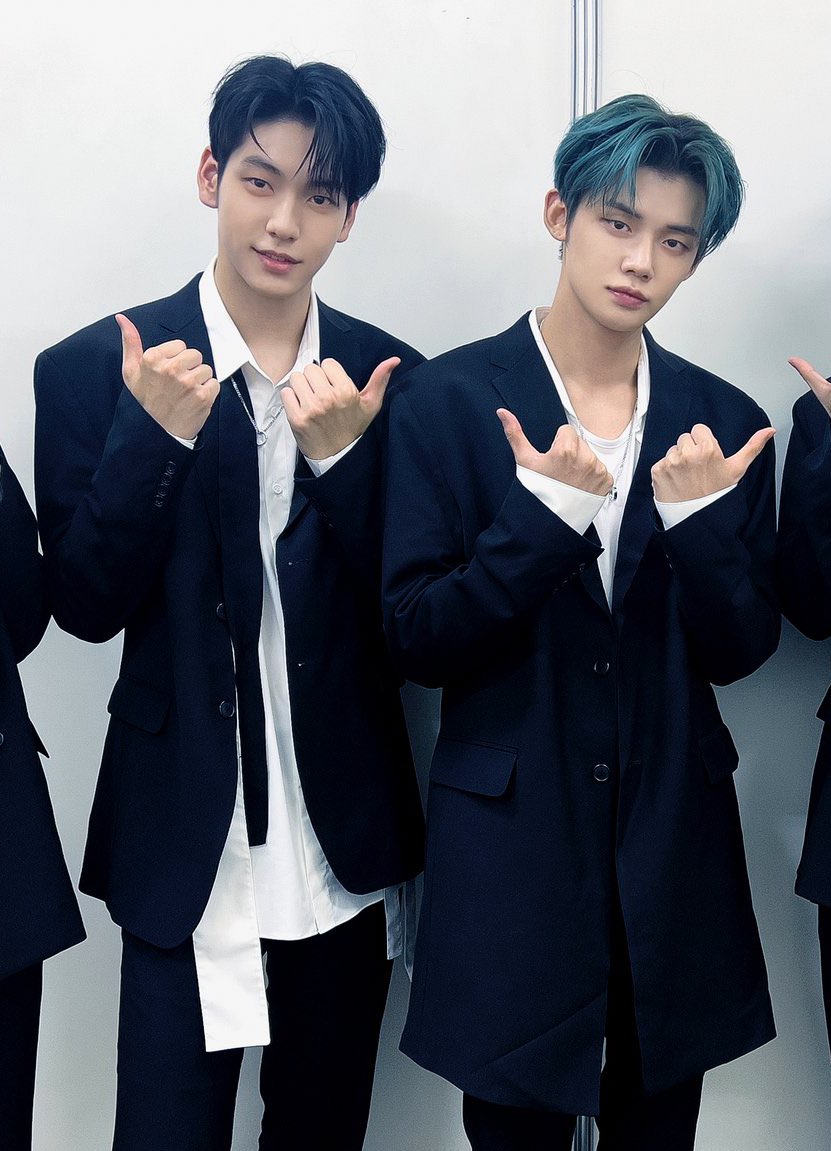 yeonjunswaist's tweet photo. WHAT IN THE FUCKING SIZE DIFFERENCE AGAIN.!* i i i i uh hsjdhdjfh https://t.co/DokYpeRXpQ