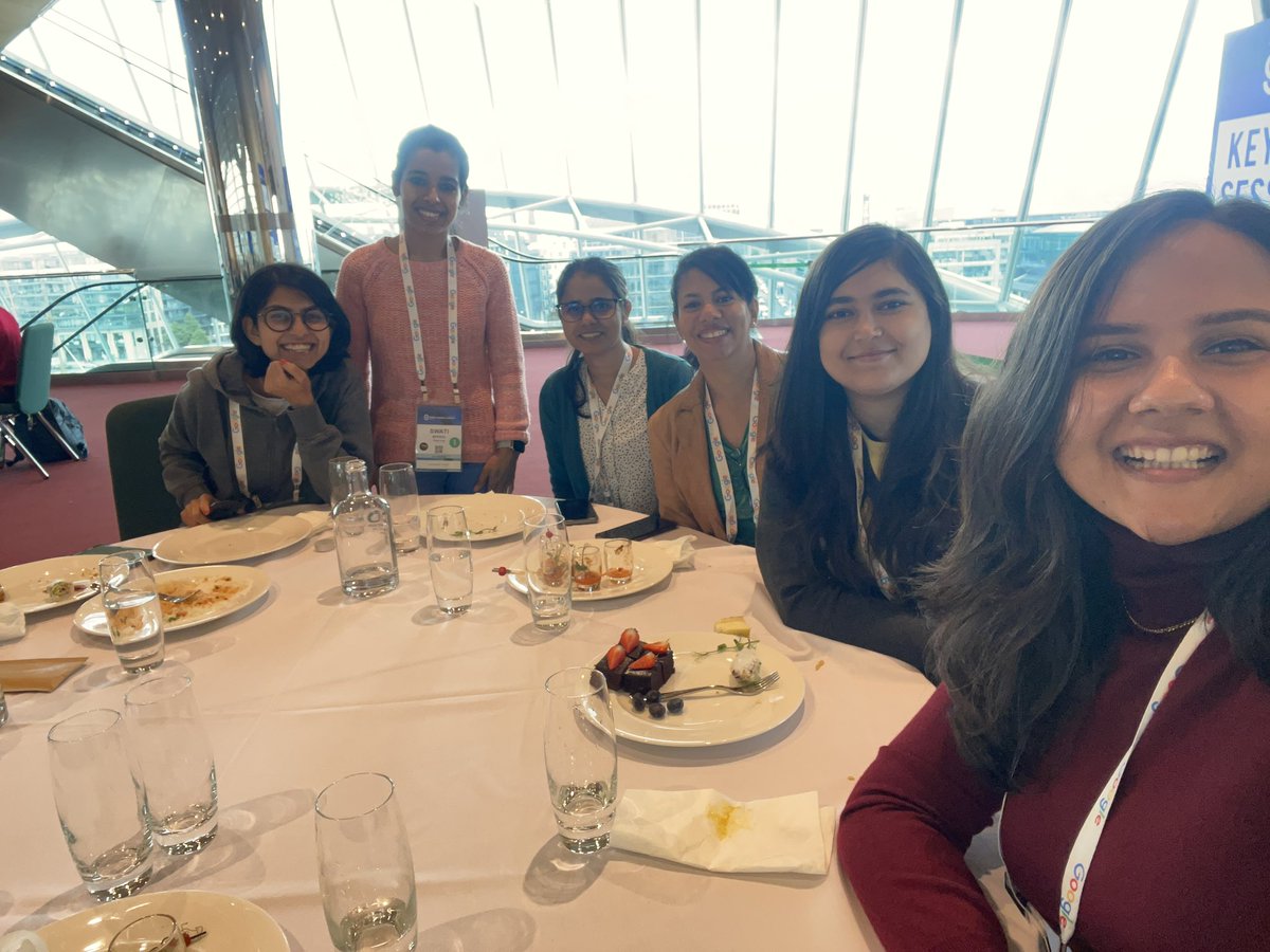 oindrilla_chat's tweet photo. Such a pleasure meeting these wonderful women in open source at the diversity lunch organized by @arm at the #OpenSourceSummit @linuxfoundation today!
@Akii_20 @_himadrics @Armorer_96 https://t.co/62lm4BpeNV