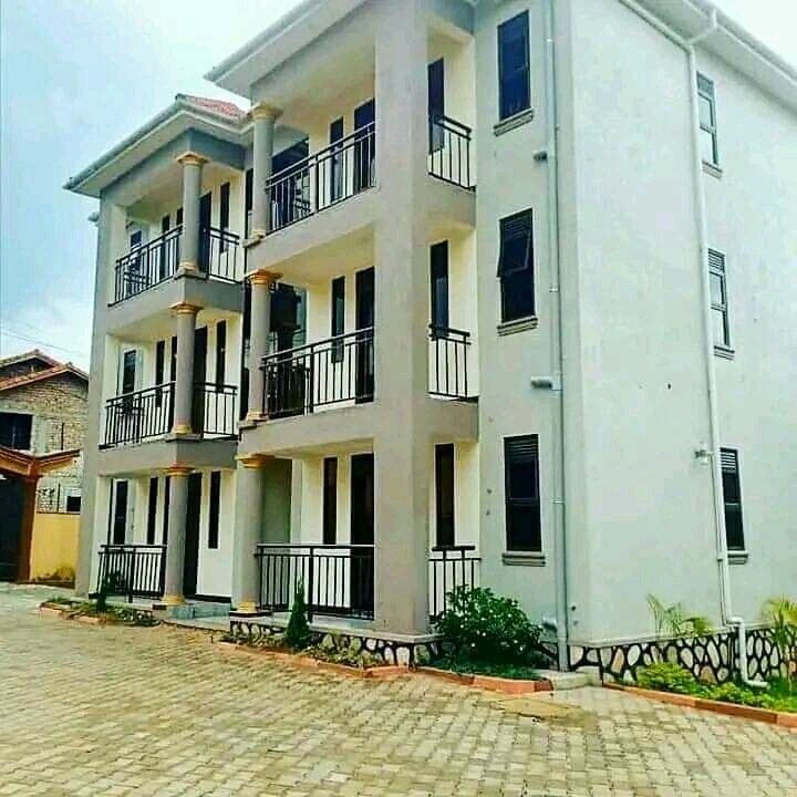 property_abode's tweet photo. We wont let you suffer look for new tenants or run after them collecting rent. We are here to relieve you of all that hustle. Visit us on SJ complex opposite Makindye Military Barracks or call us on 0757994000 or 0778977686.#ItsTimeToJoinRotaract https://t.co/7OAxM7neAv